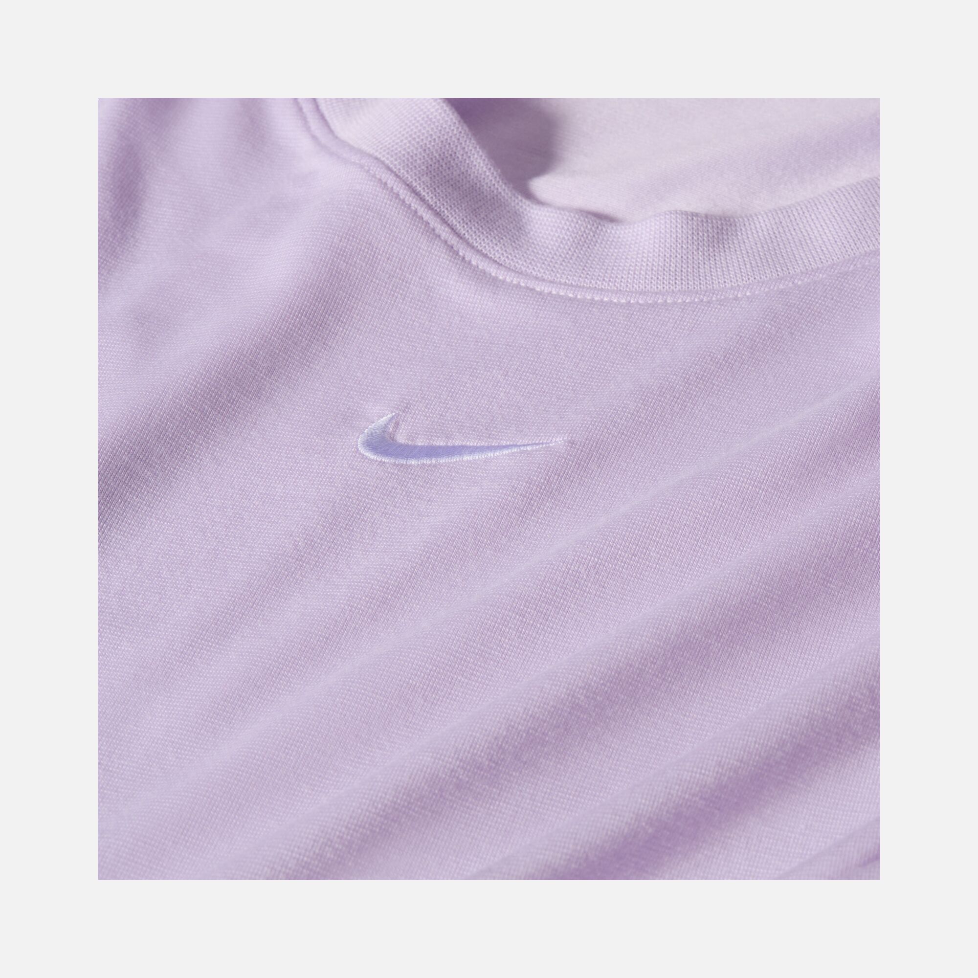 Nike Sportswear Essential Slim-Fit Cropped Short-Sleeve Kadın Tişört