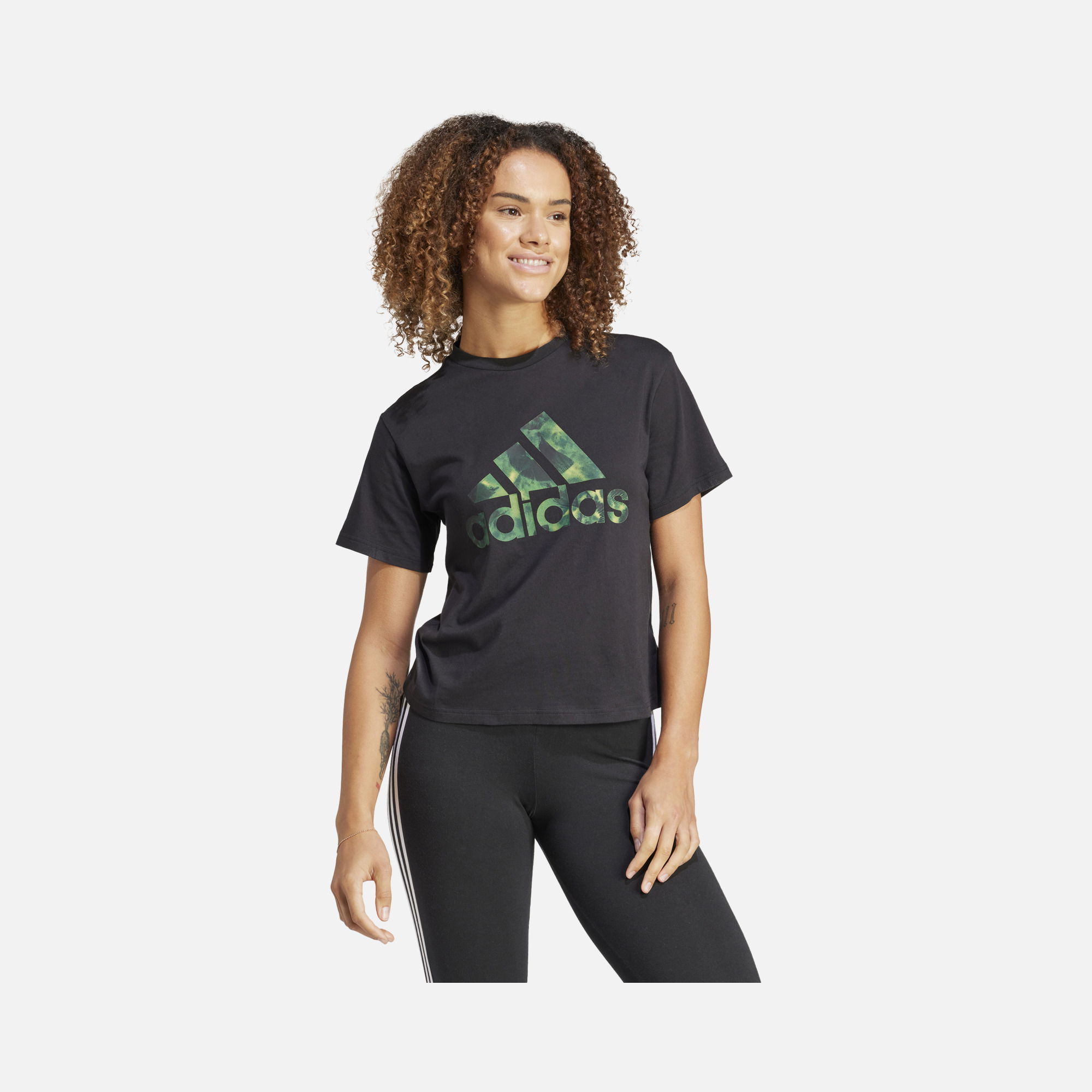 adidas Sportswear Aop Camouflage Graphic Short-Sleeve Kadın Tişört