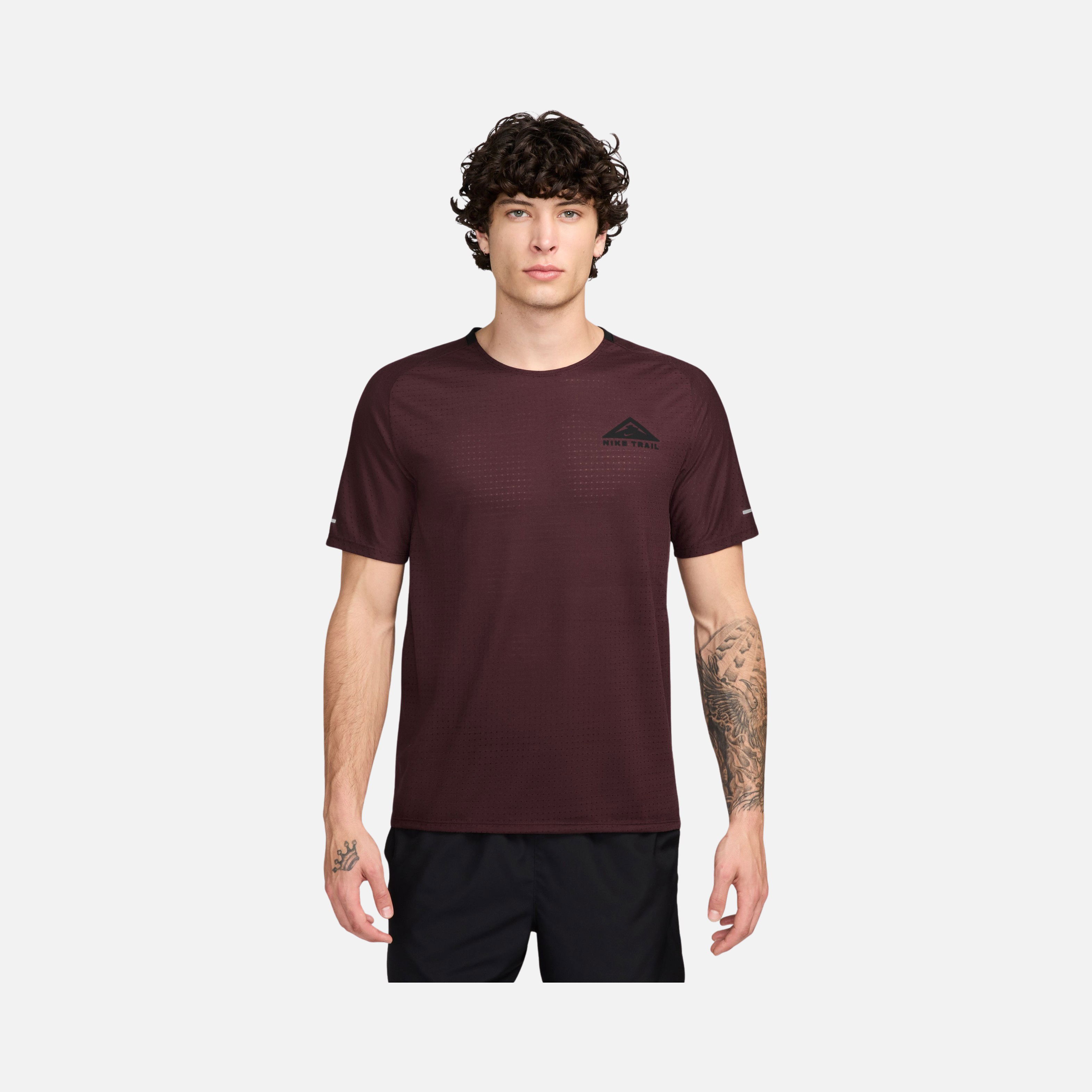 Nike Dri-Fit Trail Solar Chase Running Short-Sleeve Erkek Tişört