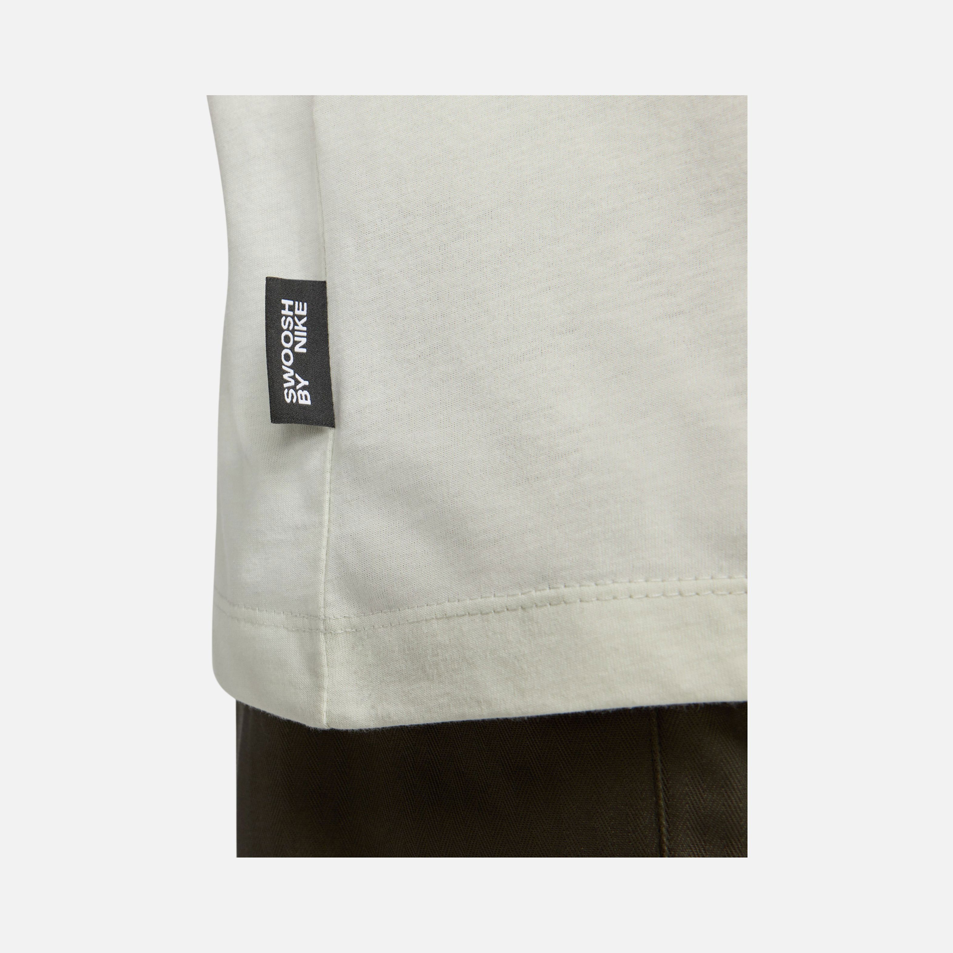 Nike Sportswear Big Swoosh Graphic Short-Sleeve Erkek Tişört