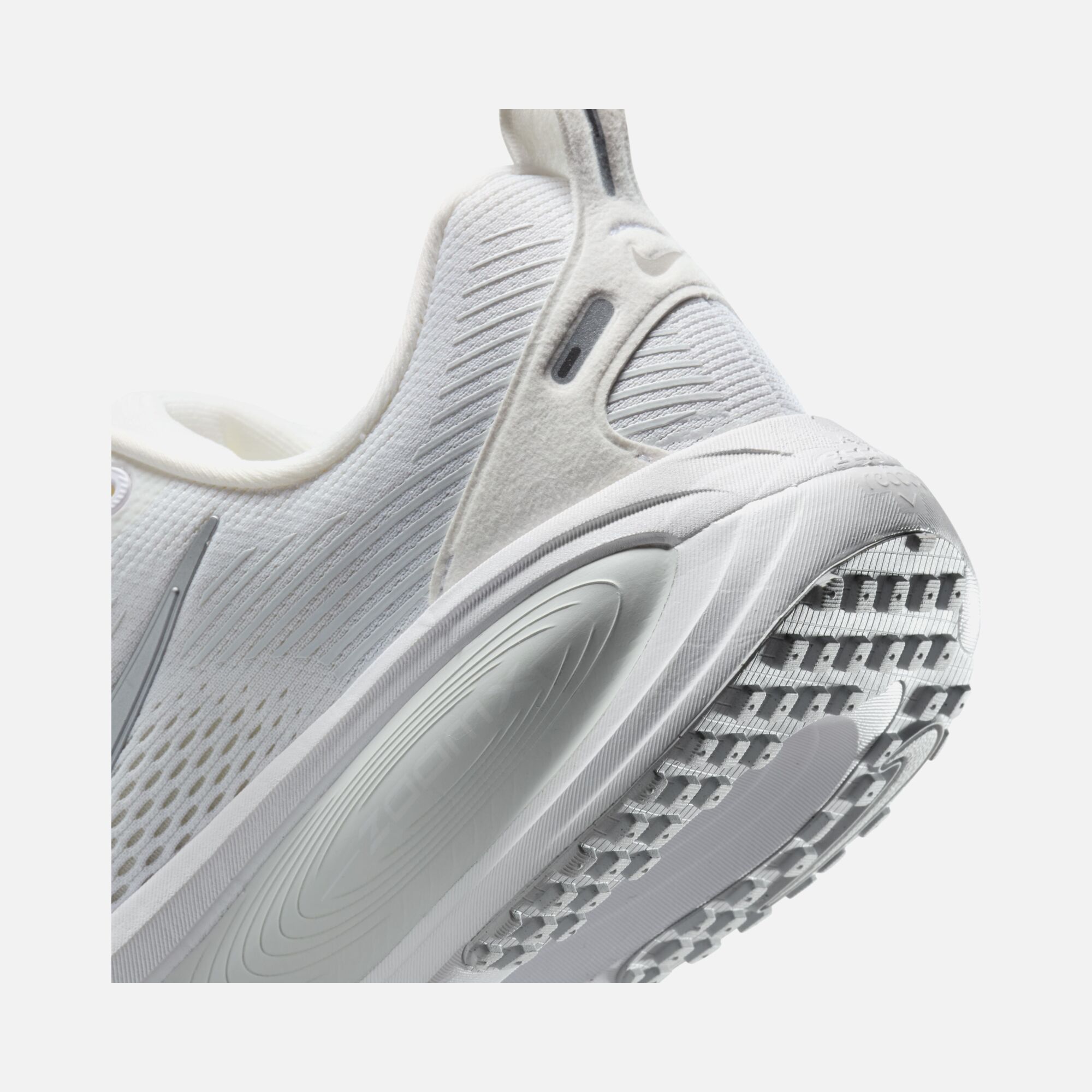 Nike Vomero 18 ZoomX Road Running Kadın Spor Ayakkabı