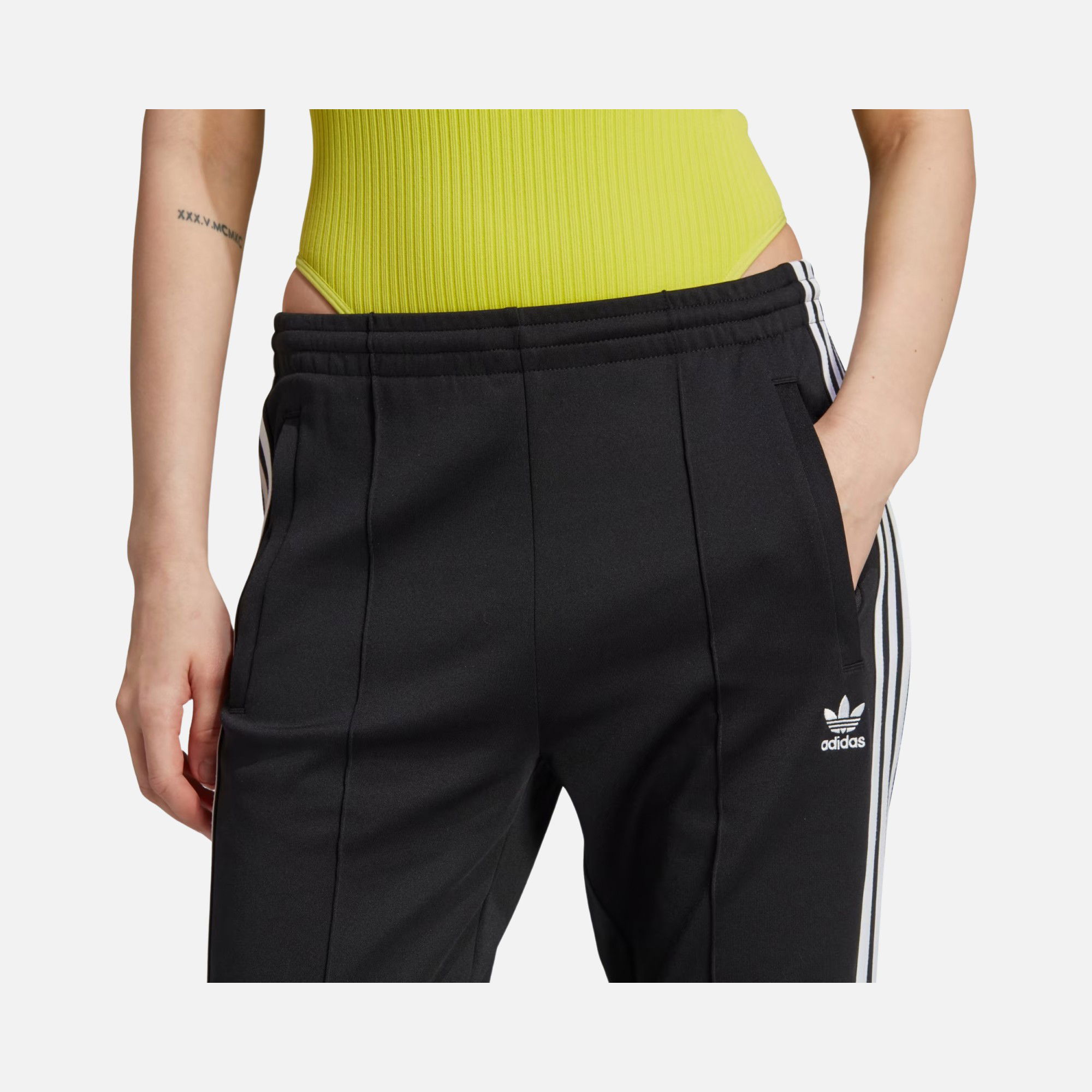 adidas Adicolor SST Classic Zippered-Leg 3-Stripes Kadın Eşofman Altı