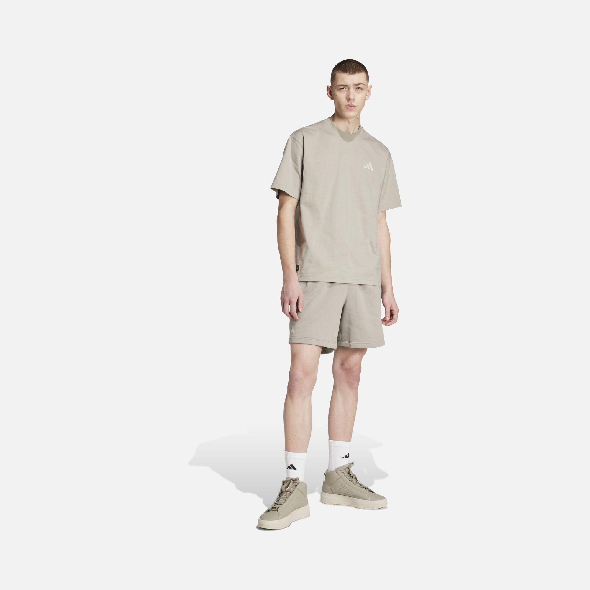 adidas Mercedes-AMG Petronas F1 Team Graphic French Terry Fabric Loose Fit Racing Fans Erkek Şort