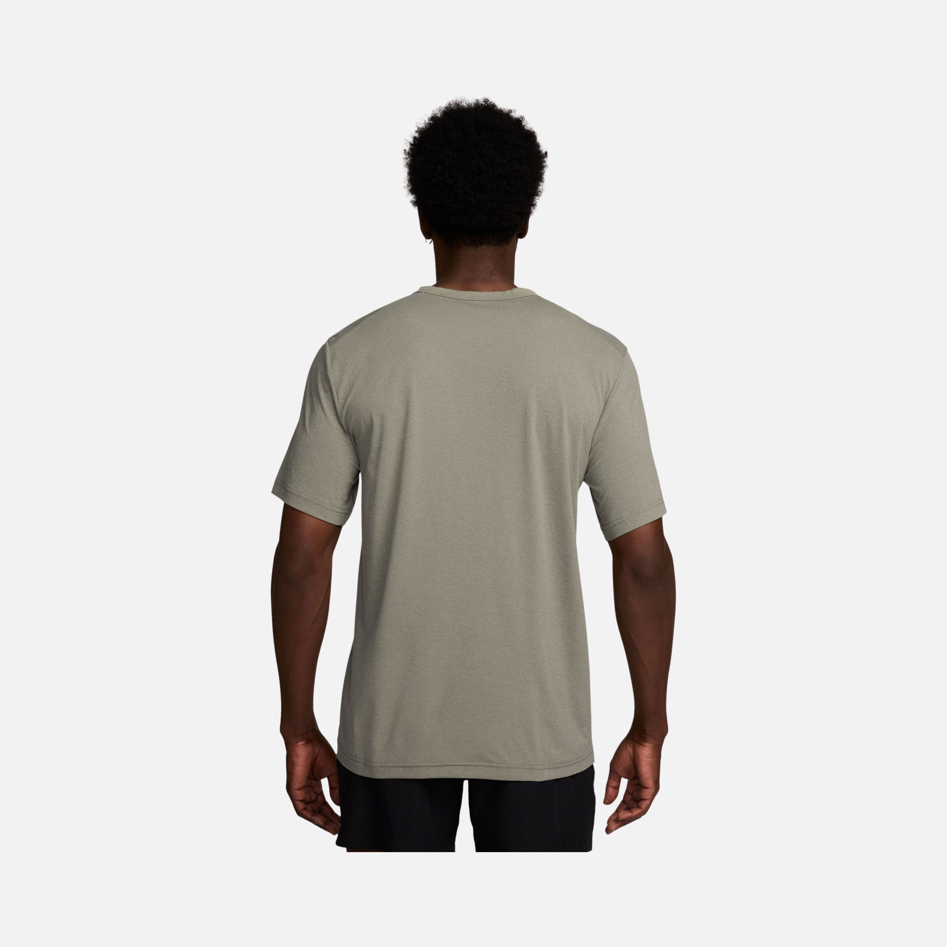 Nike Dri-Fit UV Hyverse Versatile Fitness Training Short-Sleeve Erkek Tişört