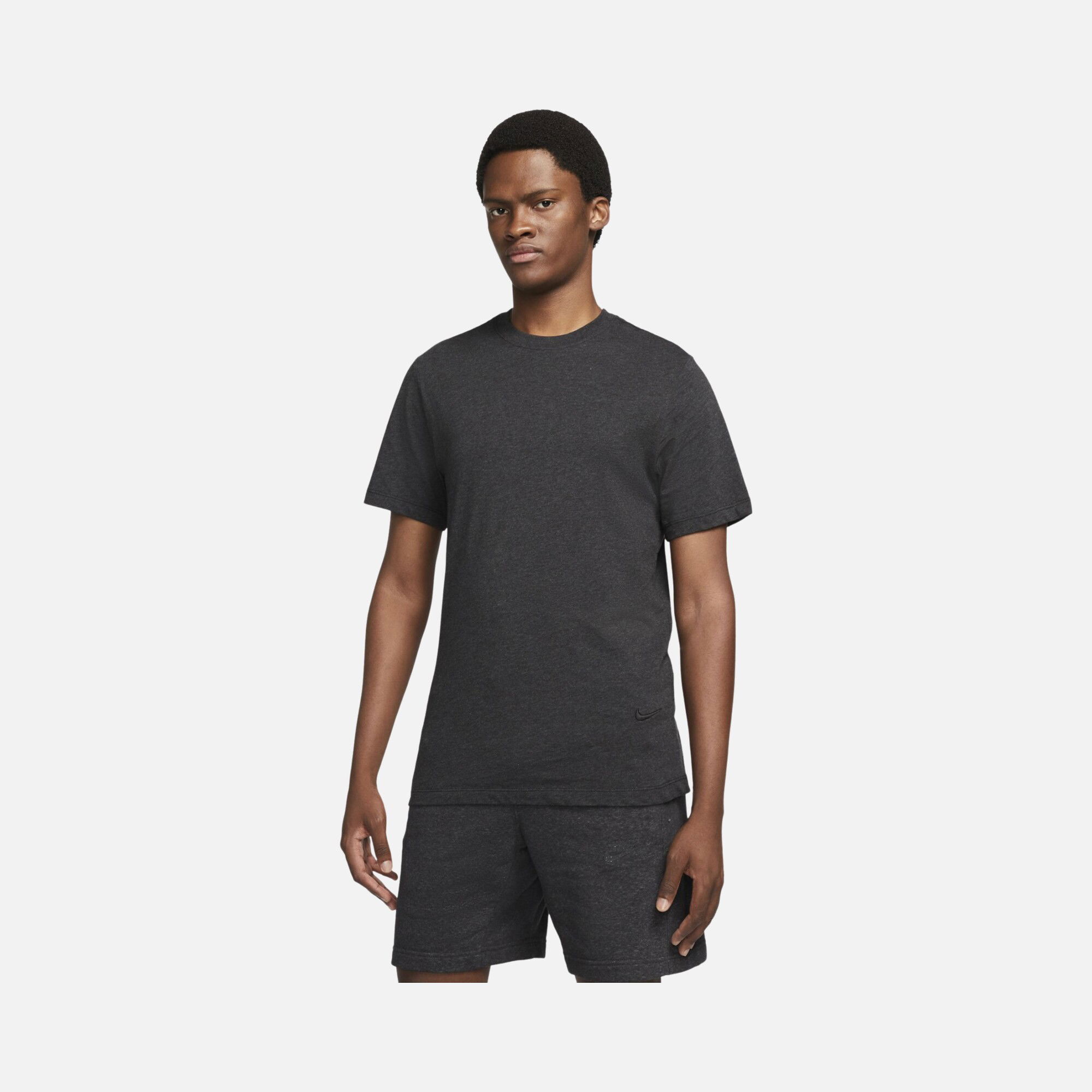 Nike Sportswear Sustainability Short-Sleeve Erkek Tişört