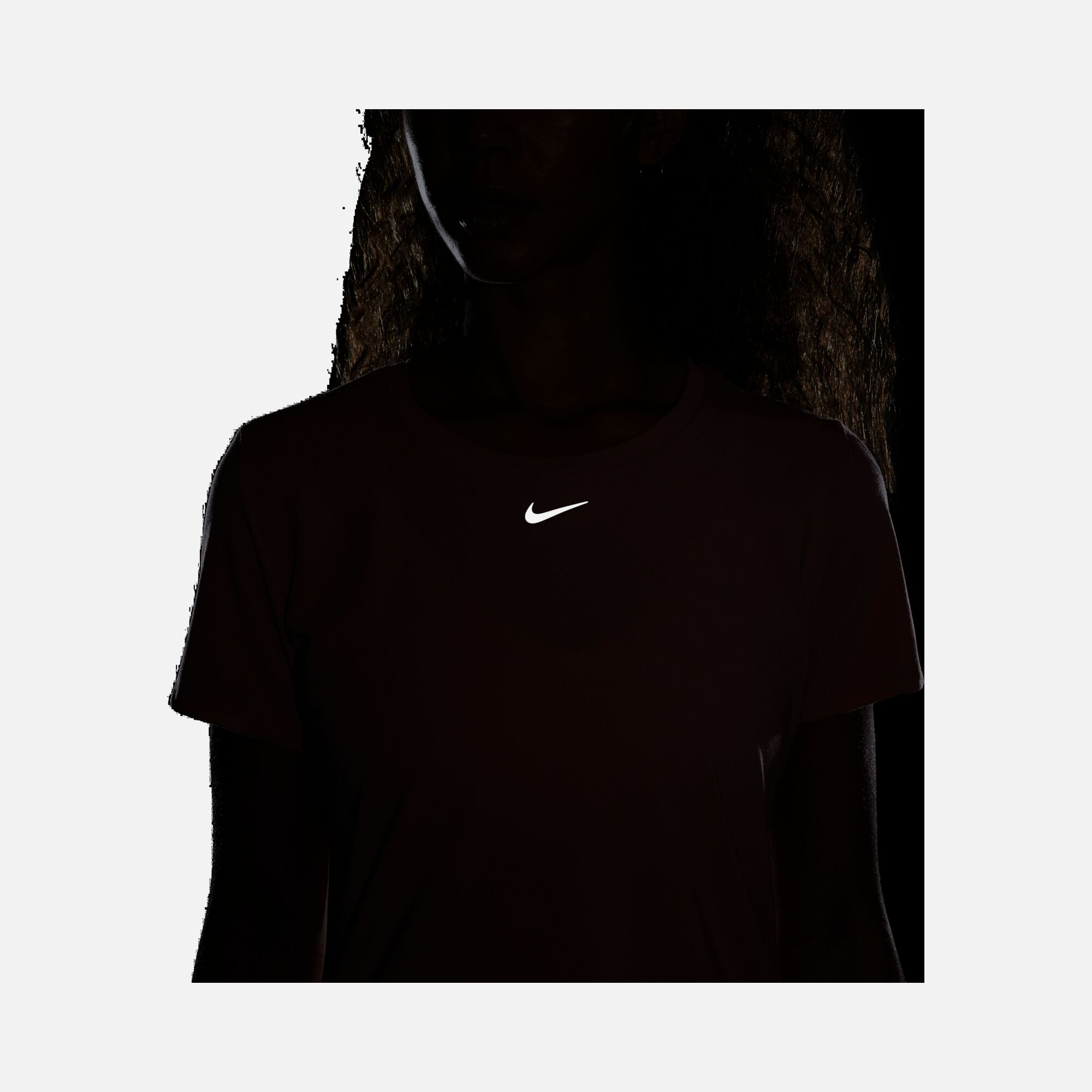 Nike Dri-Fit One Luxe Standard Fit Short-Sleeve Kadın Tişört