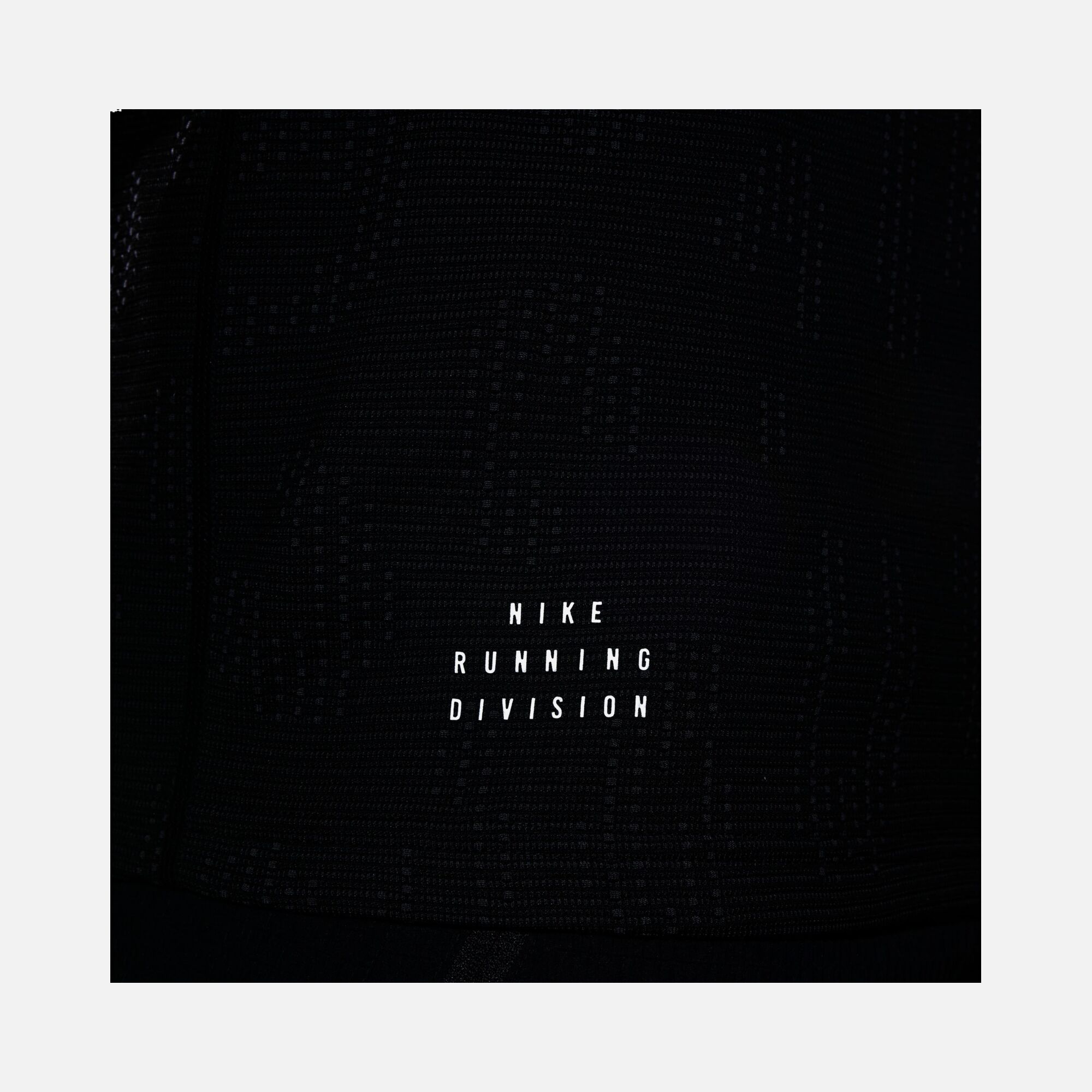 Nike Pinnacle Run Division Water-Repellent 1/2-Zip Running Erkek Tişört