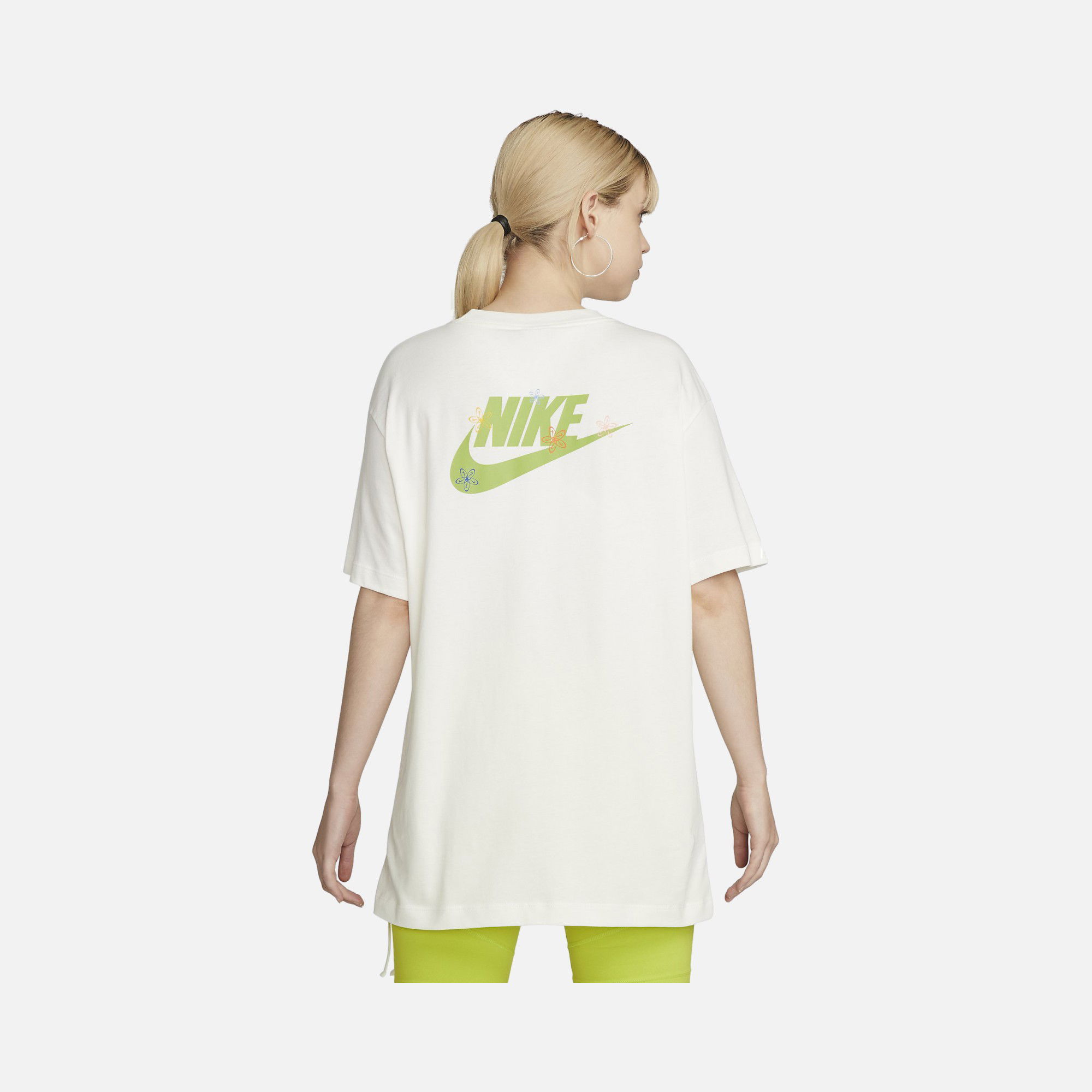 Nike Sportswear Boy Friend Graphix Short-Sleeve Kadın Tişört