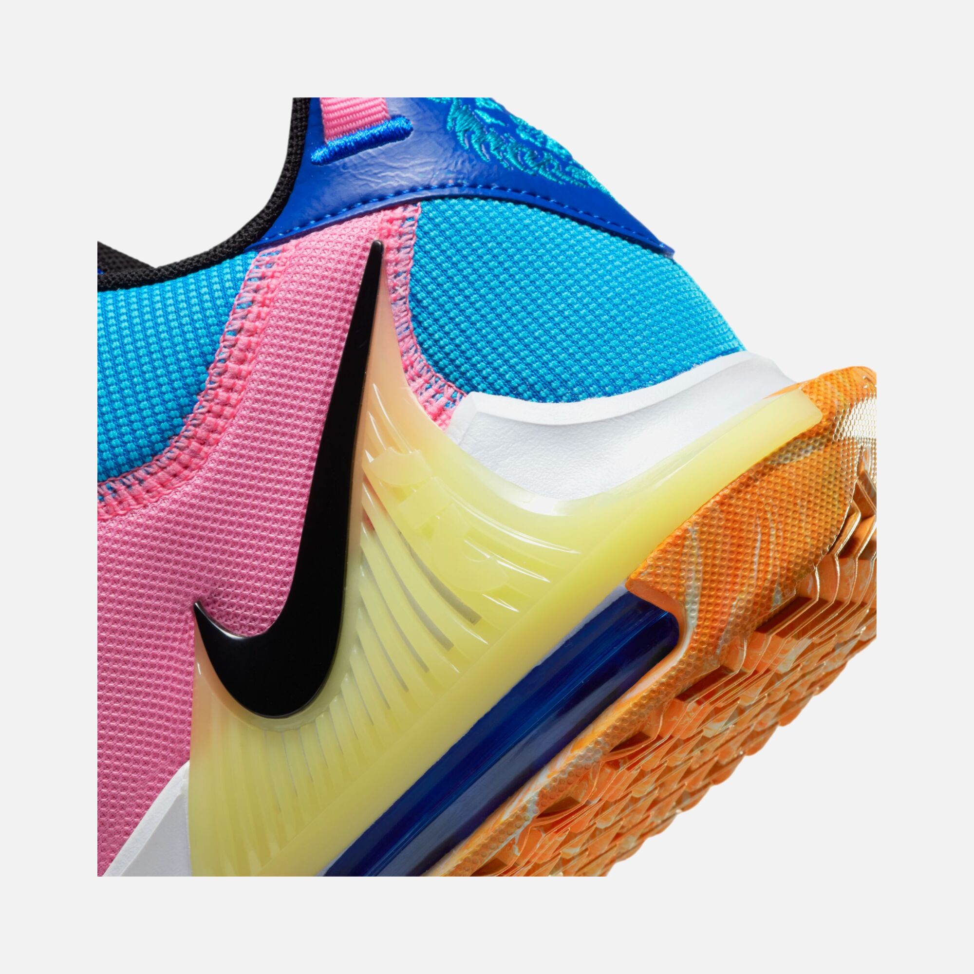 Nike LeBron James Witness VII Erkek Basketbol Ayakkabısı