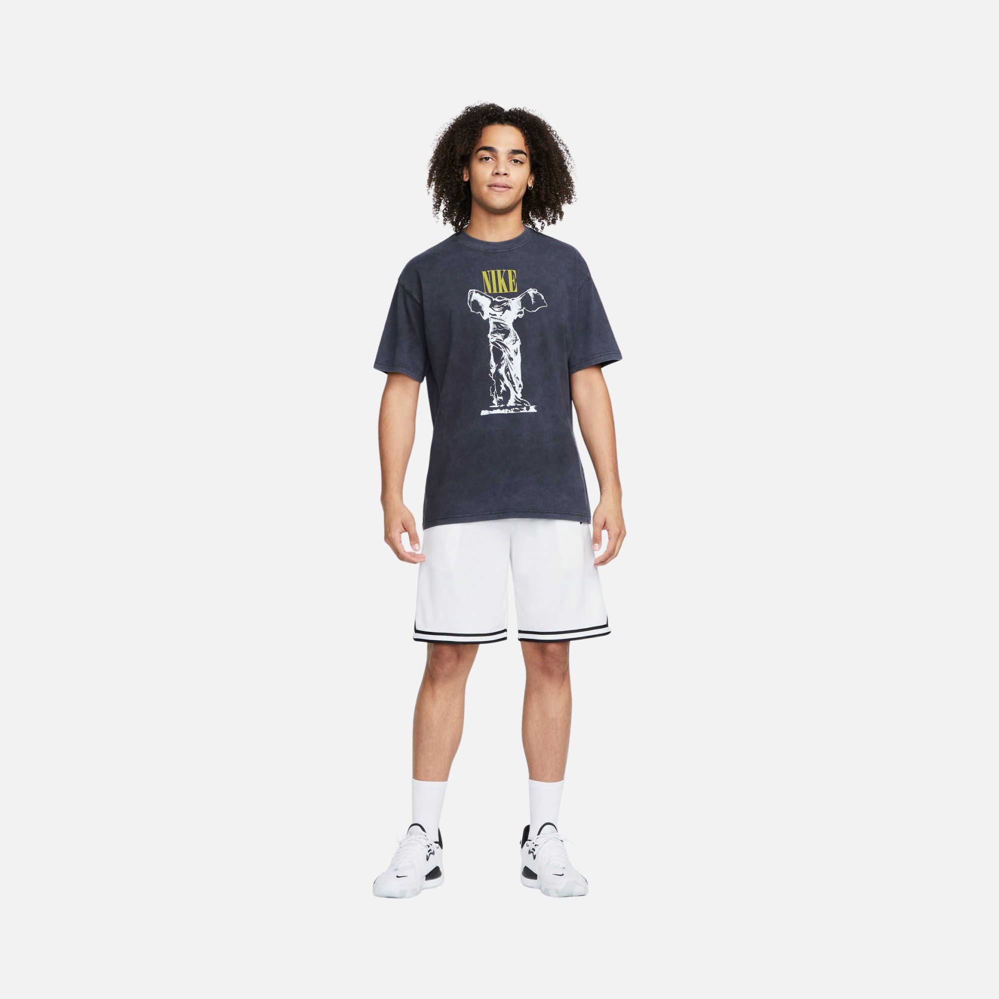 Nike Premium Pack Style Basketball Short-Sleeve Erkek Tişört