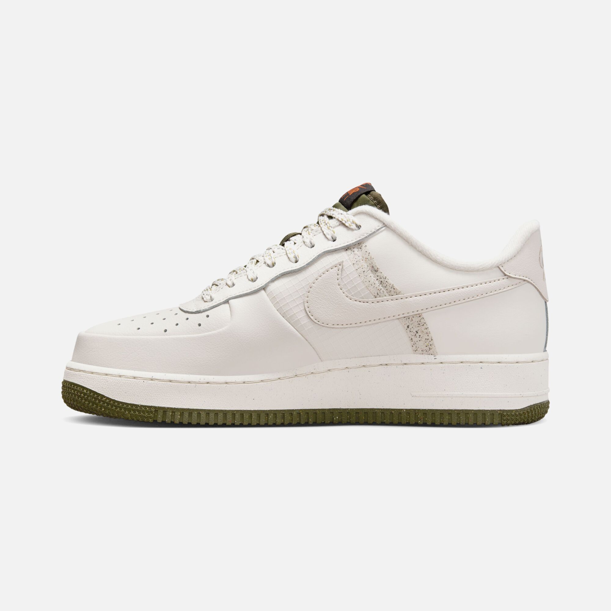 Nike Air Force 1 '07 LV8 HO23 Erkek Spor Ayakkabı