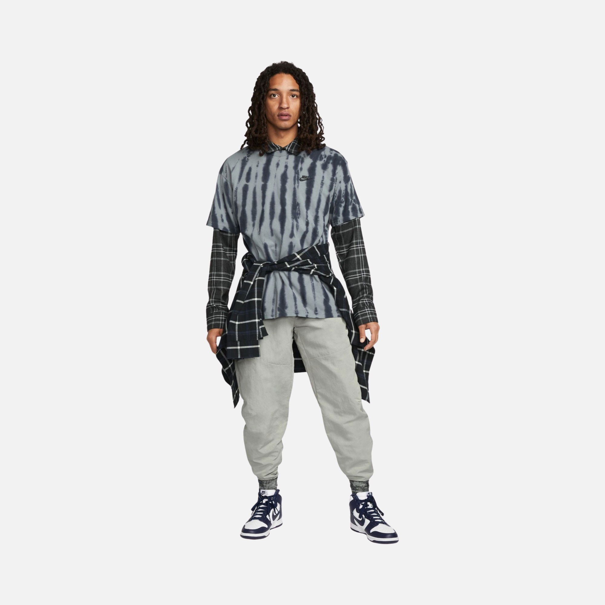 Nike Sportswear Premium Essentials Tie-Dyed Short-Sleeve Erkek Tişört