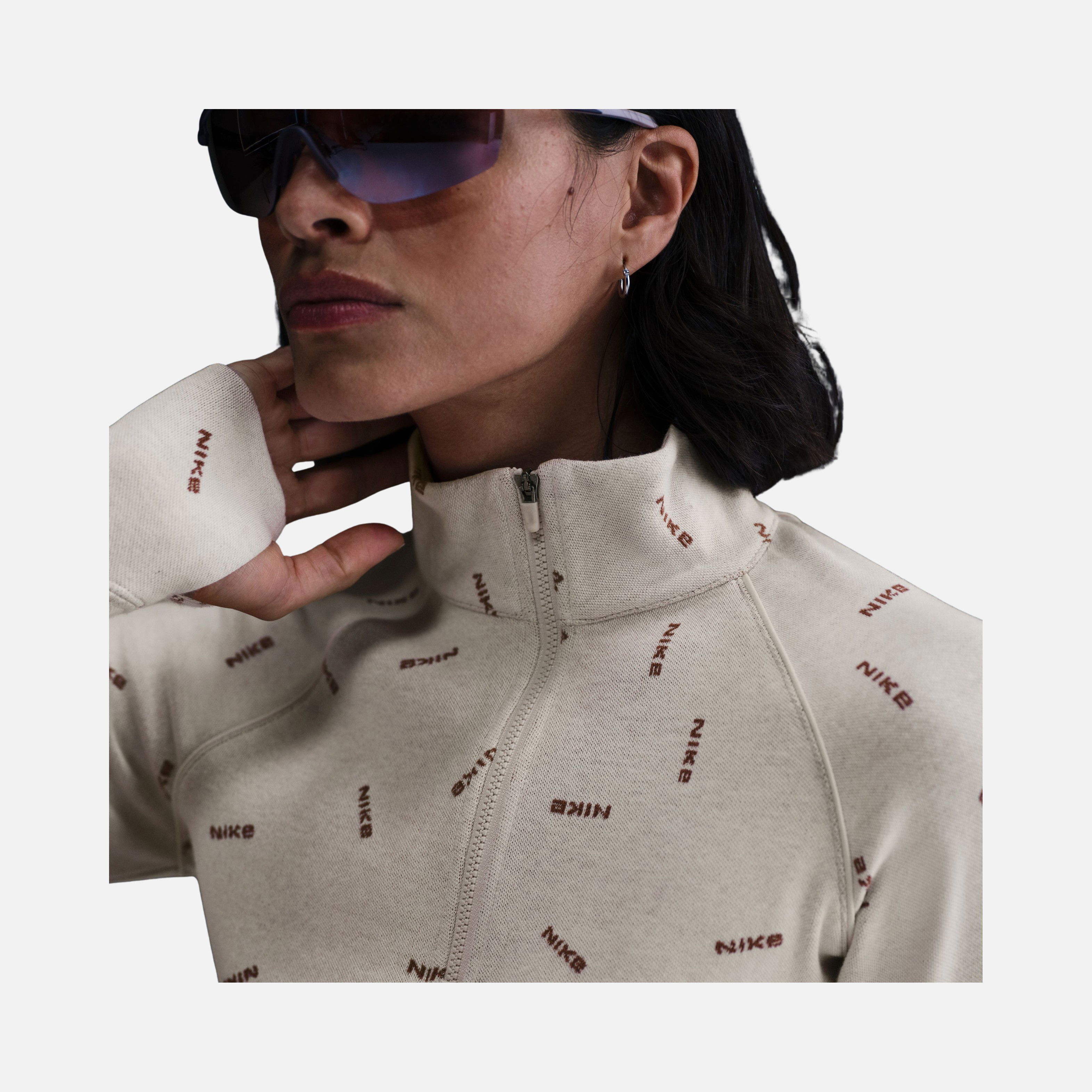 Nike Sportswear Collection Logo Slim 1/2-Zip Long-Sleeve Kadın Tişört