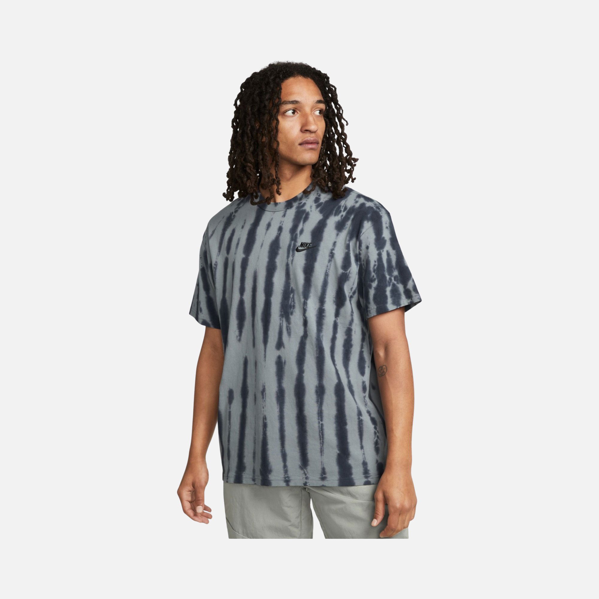 Nike Sportswear Premium Essentials Tie-Dyed Short-Sleeve Erkek Tişört
