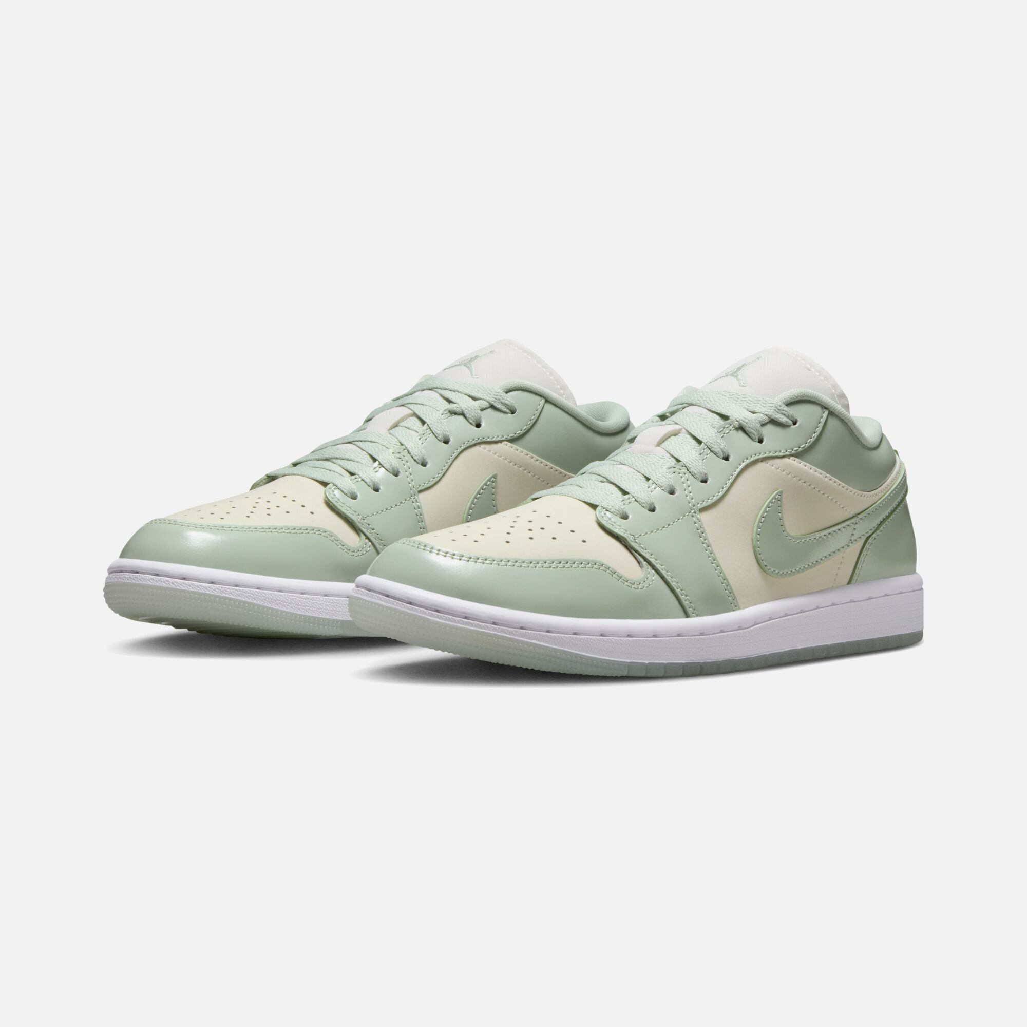 Nike Air Jordan 1 Low SE ''Jordan Metallic Accent Detail'' Kadın Spor Ayakkabı