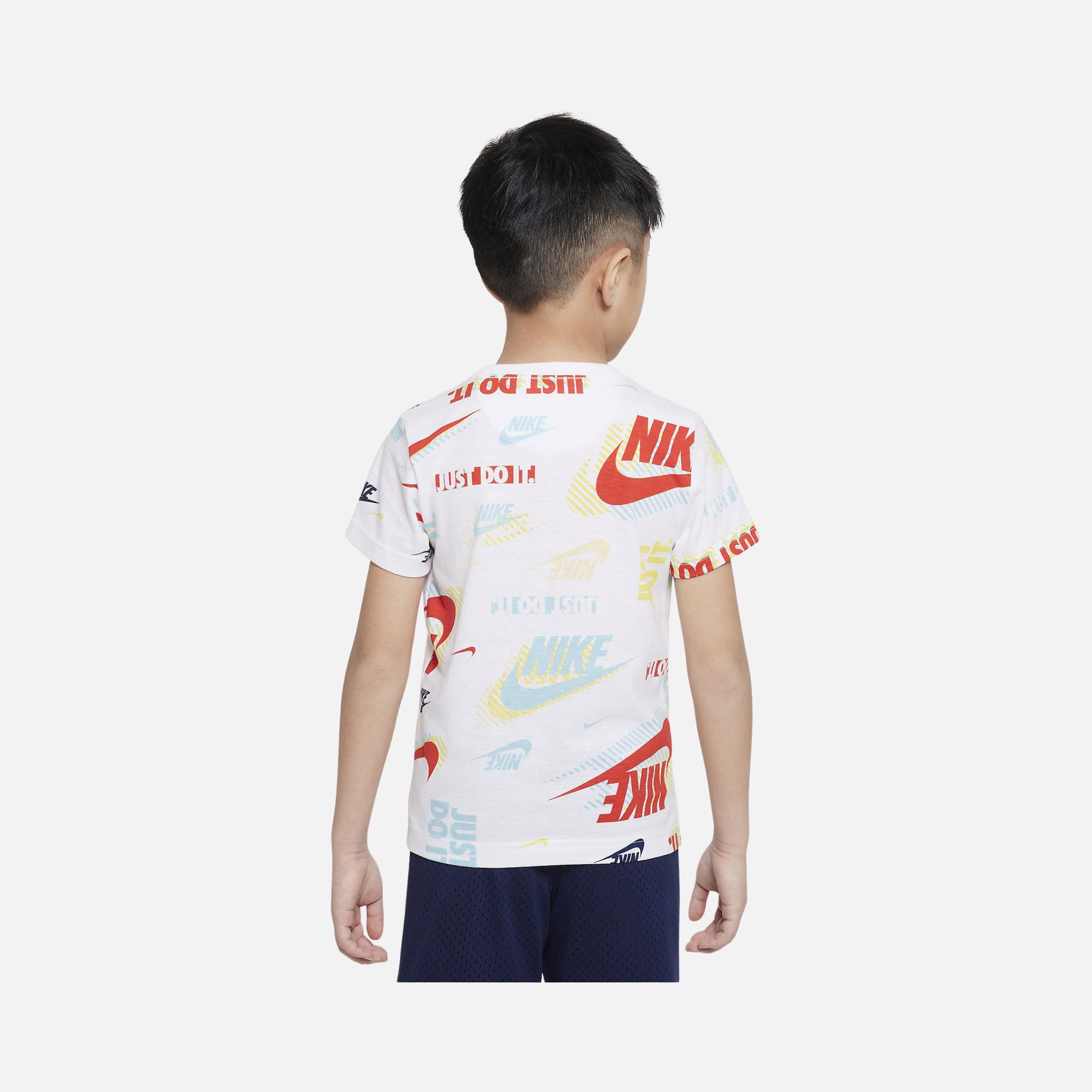 Nike Sportswear Active Pack Allover Printed Short-Sleeve Çocuk Tişört